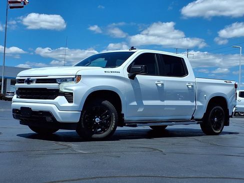 Used 2023 Chevrolet Silverado 1500 RST w/ Convenience Package II AWD/4WD image 2