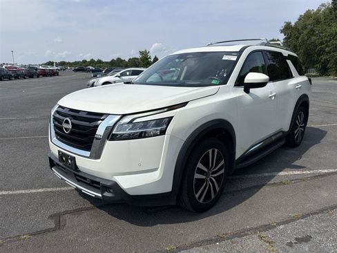 Used 2023 Nissan Pathfinder Platinum w/ Lighting Package (N93) FWD image 5