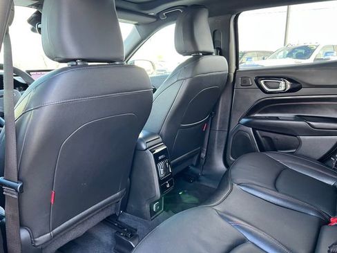 Used 2025 Jeep Compass Trailhawk w/ Trailhawk Elite Group image 39