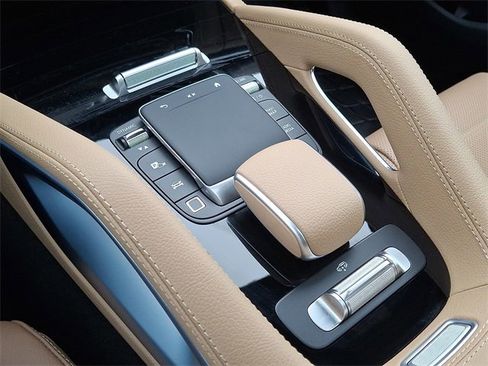 Certified 2026 Mercedes-Benz GLS 580 4MATIC image 17