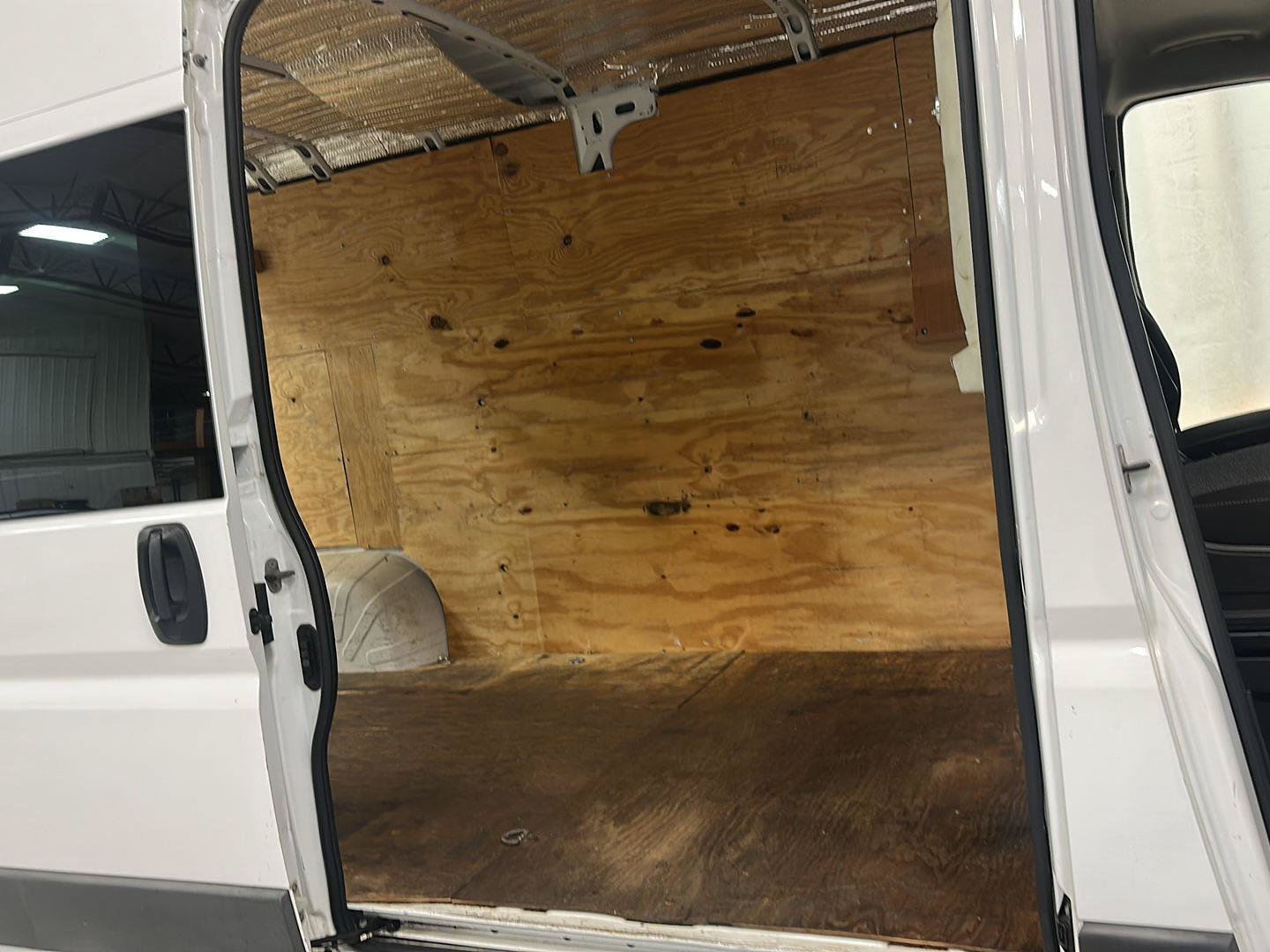 Used 2017 RAM ProMaster 2500 w/ Premium Appearance Group FWD image 25