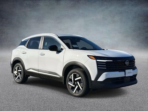 New 2026 Nissan Kicks SV FWD image 1