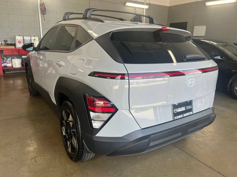 Used 2025 Hyundai Kona SEL FWD image 4