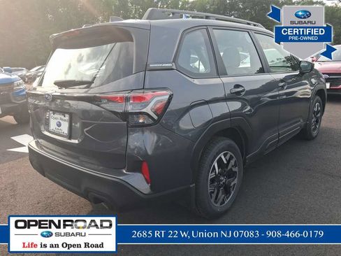 Used 2025 Subaru Forester AWD/4WD image 3
