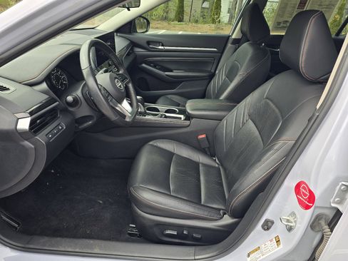 Certified 2023 Nissan Altima 2.5 SR w/ SR Premium Package image 11