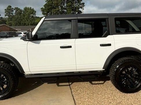 Used 2025 Ford Bronco 4-Door AWD/4WD image 4