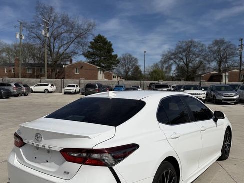 Used 2021 Toyota Camry SE image 7