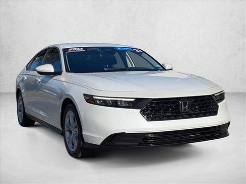 Certified 2023 Honda Accord LX image 3