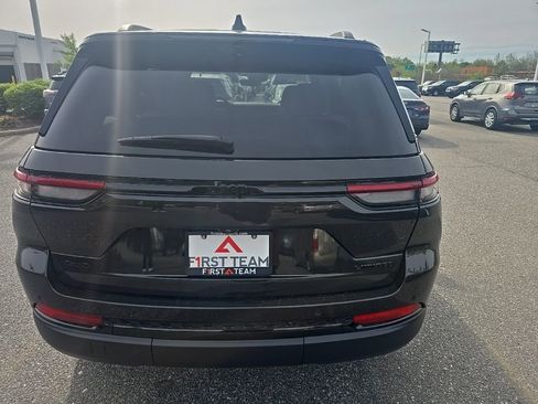 Used 2024 Jeep Grand Cherokee Limited w/ Luxury Tech Group II image 6