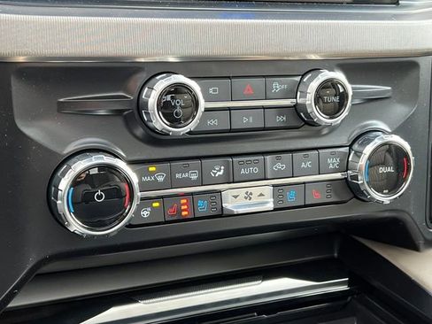 New 2026 Ford F450 Platinum w/ Platinum Plus Package image 42