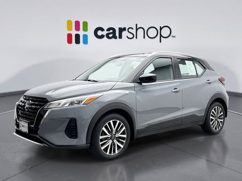 Used 2023 Nissan Kicks SV FWD image 1