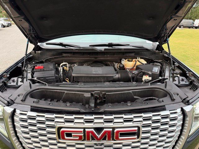 Used 2021 GMC Yukon XL Denali w/ Denali Premium Package AWD/4WD image 32