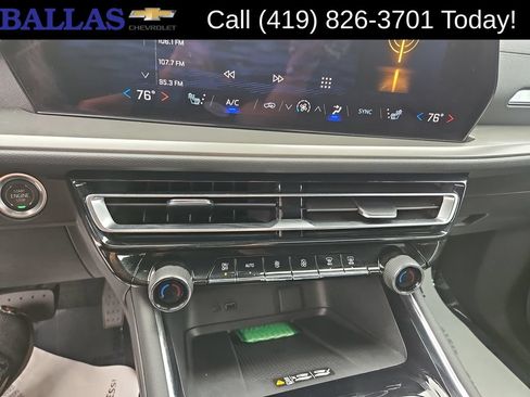Used 2024 Chevrolet Traverse LT w/ Trailering Package AWD/4WD image 18
