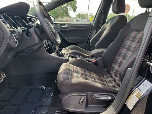 Used 2021 Volkswagen Golf 4-Door FWD image 15