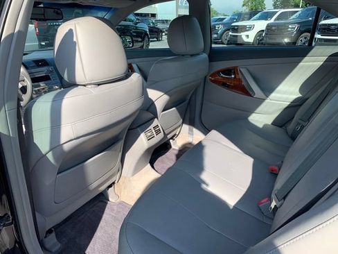 Used 2010 Toyota Camry XLE FWD image 18