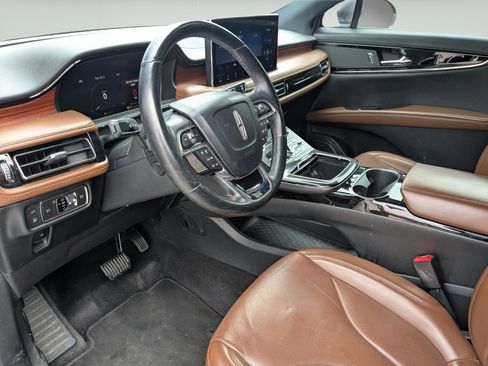 Used 2022 Lincoln Nautilus Reserve FWD image 10
