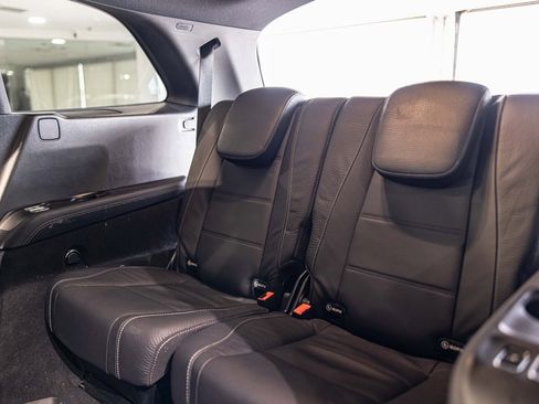 Used 2025 Mercedes-Benz GLS 450 4MATIC image 37