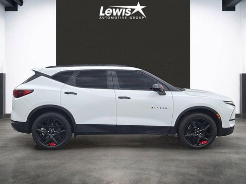 Used 2023 Chevrolet Blazer LT w/ Convenience Package FWD image 5