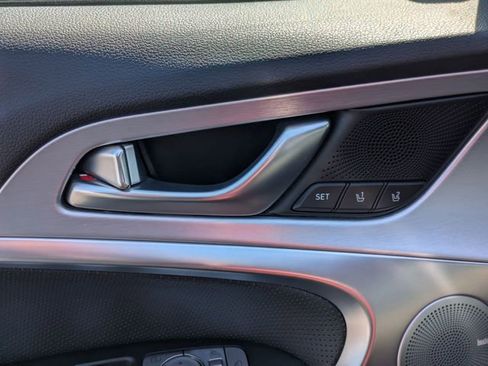 Used 2019 Genesis G70 3.3T Advanced image 14