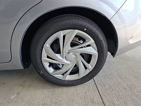 New 2025 Subaru Impreza 2.0i image 32