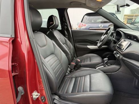 Used 2019 Nissan Kicks SR w/ SR Premium Package FWD image 27