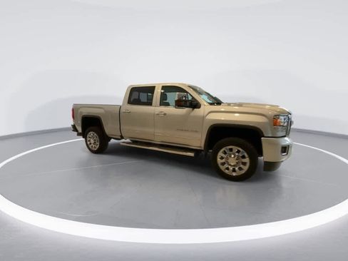Used 2018 GMC Sierra 2500 Denali w/ Duramax Plus Package image 2