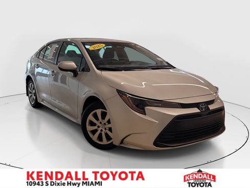 Used 2025 Toyota Corolla LE image 1
