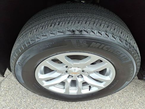 Used 2024 Chevrolet Tahoe LT AWD/4WD image 10