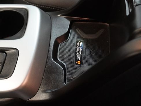 Used 2022 Chevrolet Colorado ZR2 AWD/4WD image 24