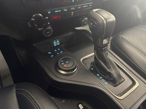 Certified 2019 Ford Ranger Lariat w/ FX4 Off-Road Package image 17