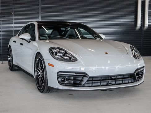 Certified 2023 Porsche Panamera Platinum Edition image 9