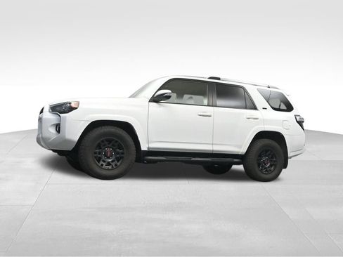 Used 2020 Toyota 4Runner SR5 Premium w/ Moonroof Package image 10