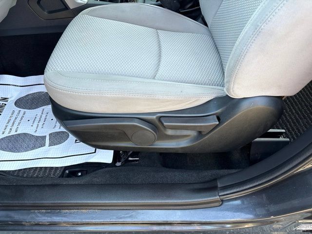 Used 2017 Subaru Forester 2.5i AWD/4WD image 15