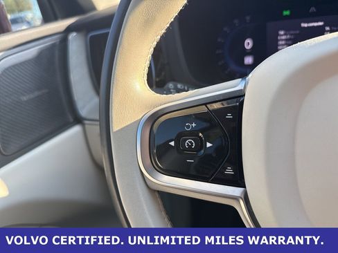Certified 2023 Volvo XC60 B5 Ultimate w/ Climate Package image 22
