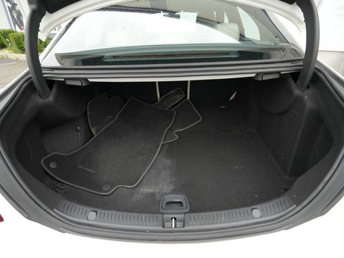 Used 2019 Mercedes-Benz E 300 4MATIC image 15