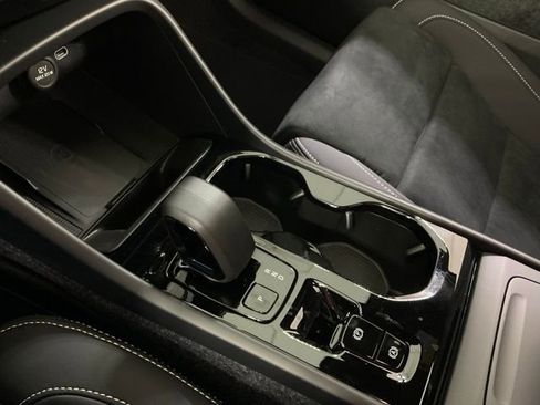 New 2026 Volvo XC40 B5 Ultra w/ Protection Package Premier image 21