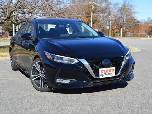 Used 2021 Nissan Sentra SR w/ SR Premium Package image 21