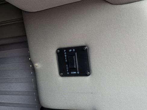 Used 2015 Chevrolet Express 2500 RWD image 19