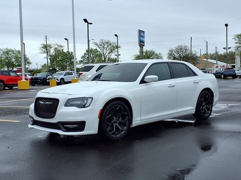 Used 2020 Chrysler 300 S RWD image 1