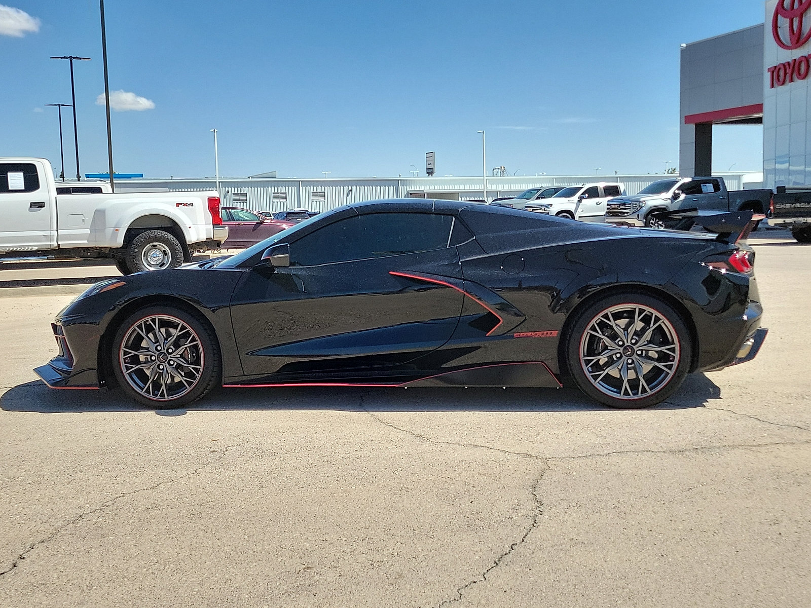 Used 2023 Chevrolet Corvette Stingray Premium Conv w/ Z51 Performance Package RWD image 2