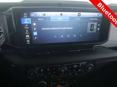 Used 2025 Jeep Wrangler Unlimited Sahara w/ Safety Group image 5