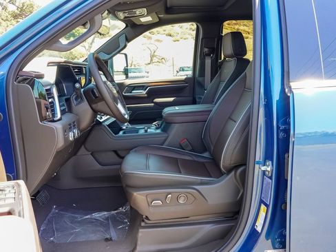 New 2026 GMC Sierra 2500 Denali w/ Denali Reserve Package AWD/4WD image 17