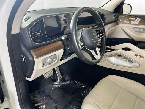 Used 2022 Mercedes-Benz GLS 450 4MATIC image 9