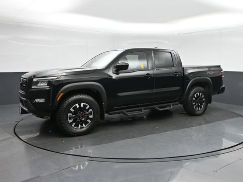 Used 2023 Nissan Frontier PRO-4X w/ Technology Package image 3