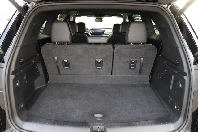 Used 2025 Buick Enclave Preferred AWD/4WD image 6