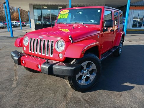 Used 2018 Jeep Wrangler Unlimited Sahara w/ Connectivity Group image 31