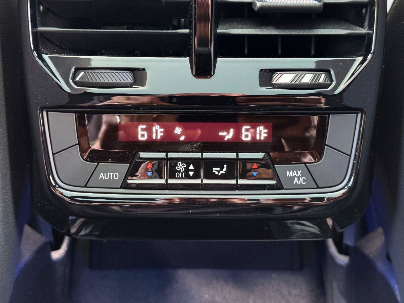 Used 2025 BMW iX xDrive50 AWD/4WD image 35