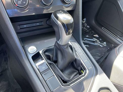 Used 2024 Volkswagen Tiguan SE image 42