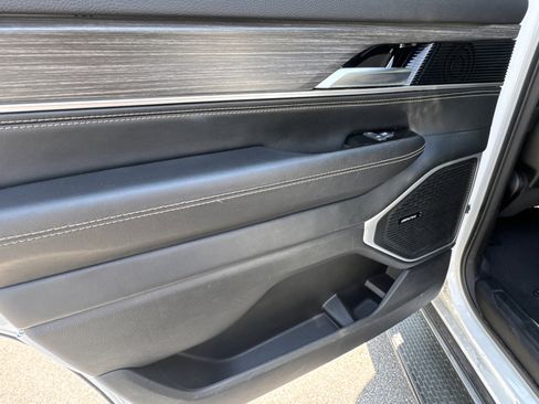 Used 2024 Jeep Wagoneer Series II image 24