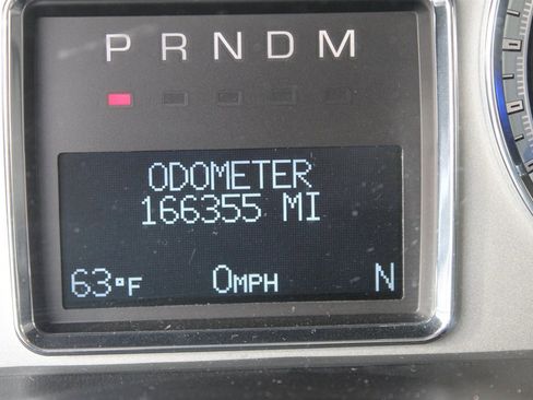 Used 2013 Cadillac Escalade ESV Premium image 9